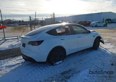 2020 Tesla Model Y Long Range Dual Motor All-Wheel Drive z USA, uszkodzony, nr VIN 5YJYGDEE3LF017097